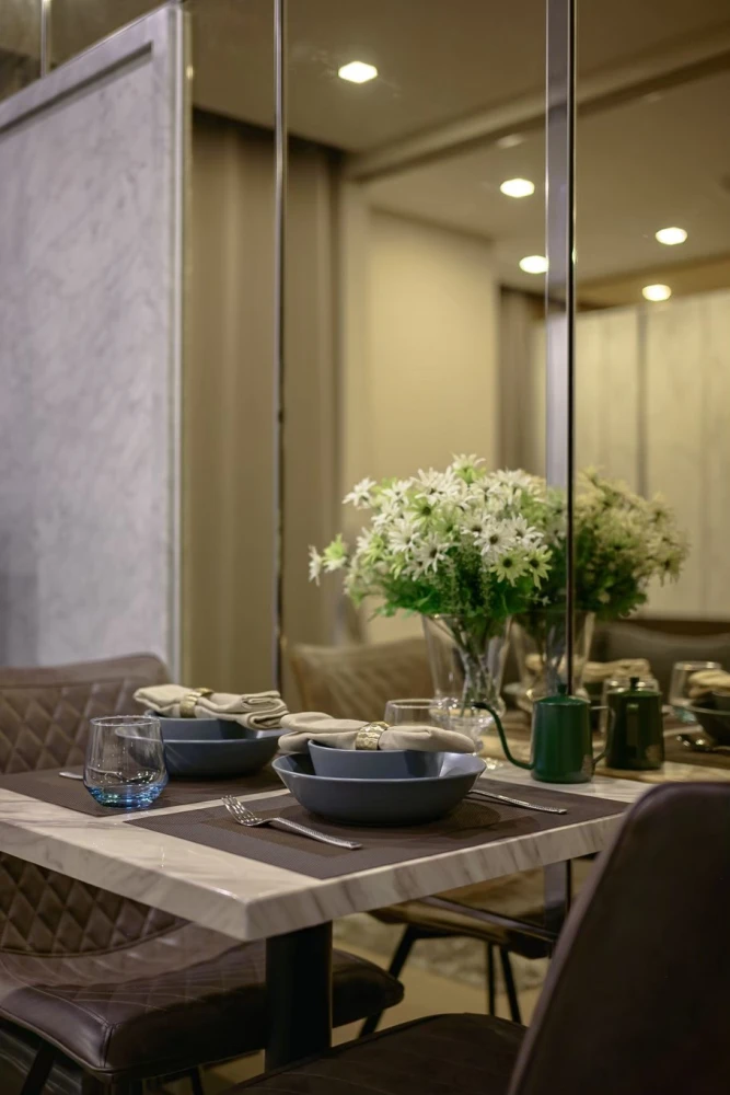For rent: ASHTON ASOKE, furnished room, ready to move in, 18th floor, high view, complete here, just drag your bags and move in.