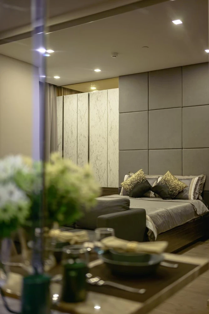 For rent: ASHTON ASOKE, furnished room, ready to move in, 18th floor, high view, complete here, just drag your bags and move in.