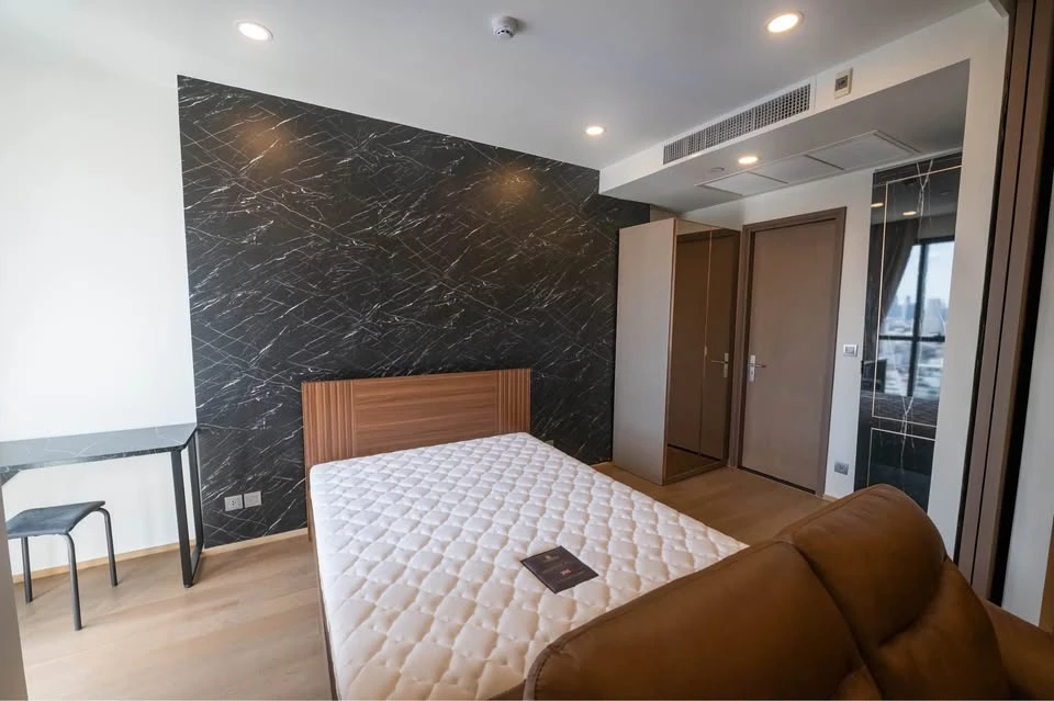 For rent: Ashton Chula-Silom, ready to move in, 1 bedroom, high floor, Chao Phraya River view, brand new furniture, ready to move in, book now before
