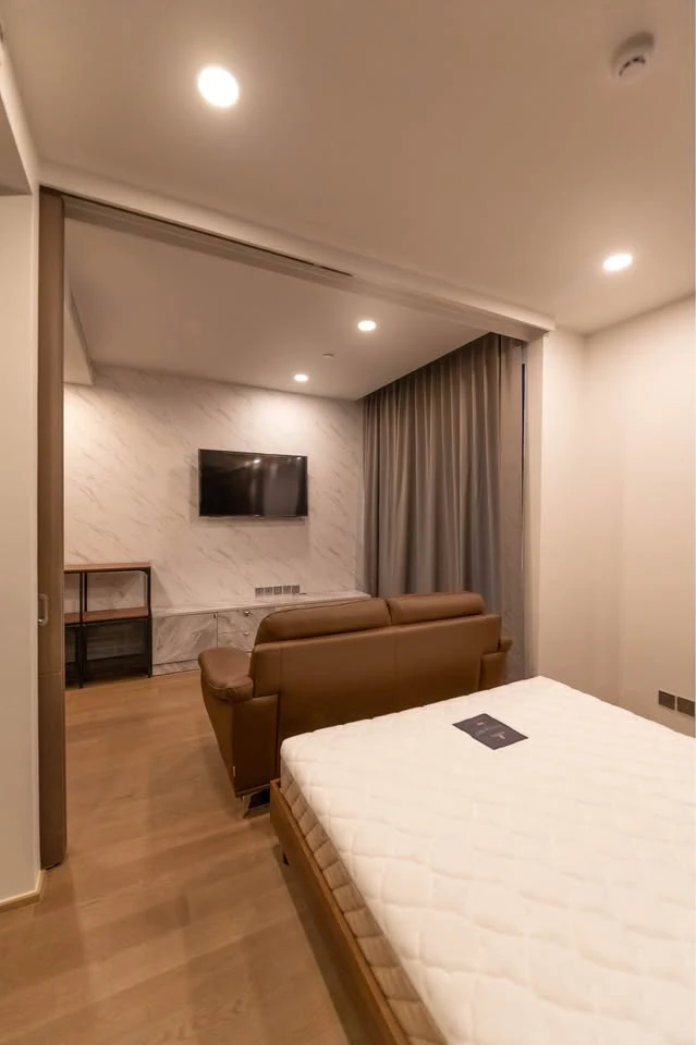 For rent: Ashton Chula-Silom, ready to move in, 1 bedroom, high floor, Chao Phraya River view, brand new furniture, ready to move in, book now before
