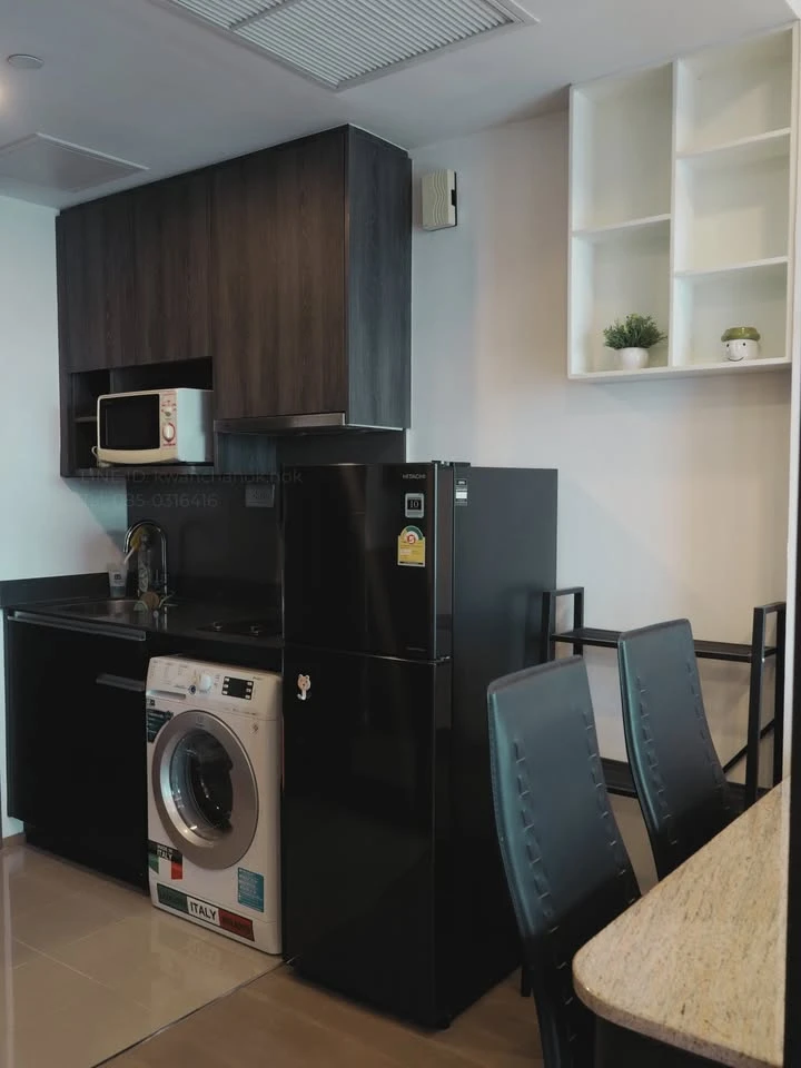 For rent: Ashton Chula-Silom condo, very high floor, stunning view with no obstructing buildings, including a view of the MahaNakhon tower. Comes with