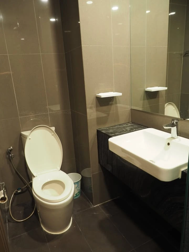 For rent: Ashton Chula-Silom condo, very high floor, stunning view with no obstructing buildings, including a view of the MahaNakhon tower. Comes with