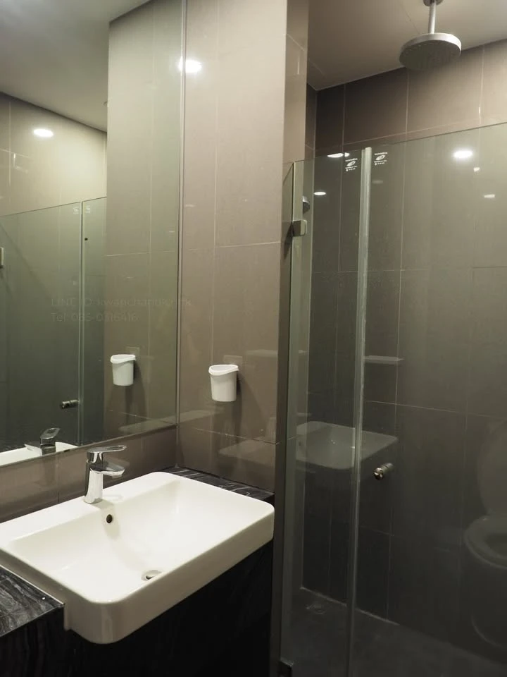 For rent: Ashton Chula-Silom condo, very high floor, stunning view with no obstructing buildings, including a view of the MahaNakhon tower. Comes with