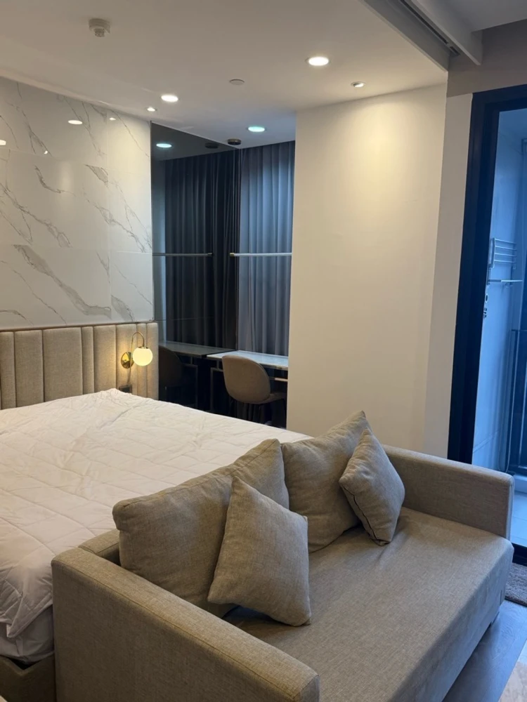 For rent: Ashton Chula–Silom, 14th floor, fully furnished, very livable. Book now, don't miss out!