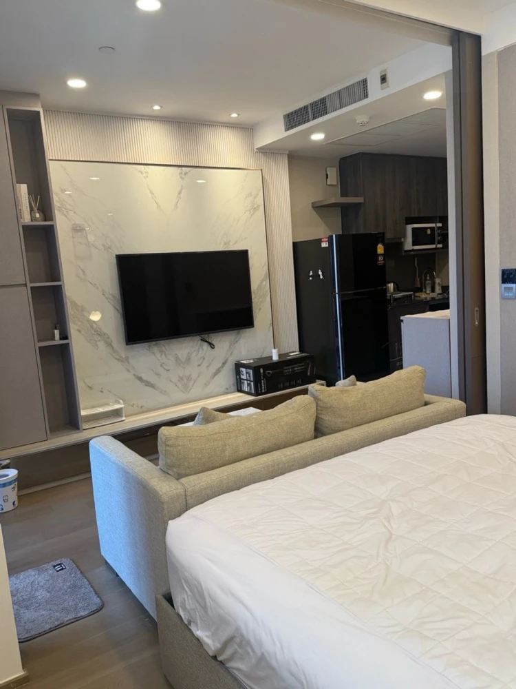 For rent: Ashton Chula–Silom, 14th floor, fully furnished, very livable. Book now, don't miss out!