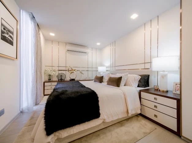 For rent: Ashton Residence 41, very large room, 3 bedrooms, 3 bathrooms, suitable for a family, pets allowed. You will regret it if you miss it.