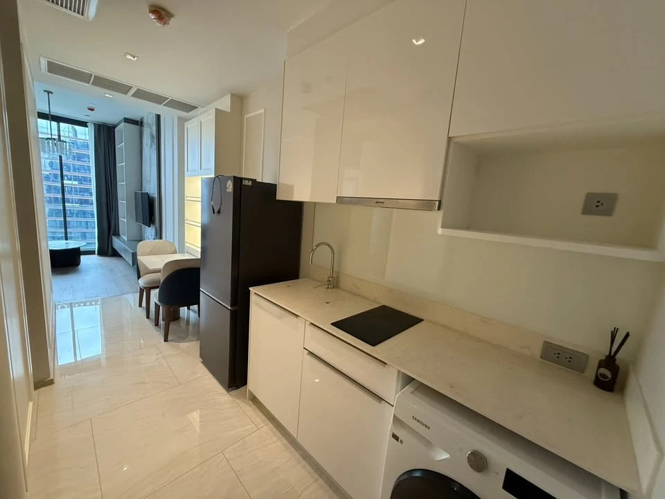For rent: ASHTON SILOM, 31st floor, river view and ICONSIAM fireworks, fully furnished, I'm telling you, if you miss out, you'll regret it.