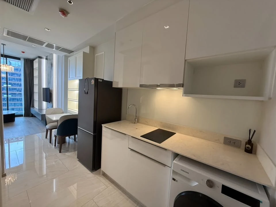 For rent: ASHTON SILOM, 31st floor, river view and ICONSIAM fireworks, fully furnished, I'm telling you, if you miss out, you'll regret it.