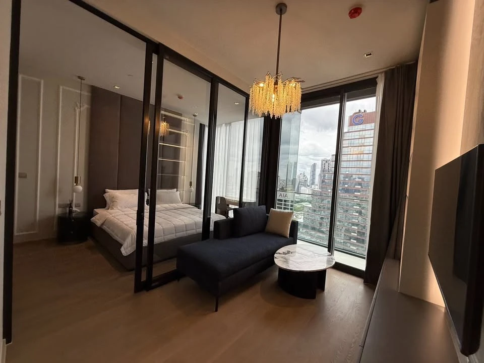 For rent: ASHTON SILOM, 31st floor, river view and ICONSIAM fireworks, fully furnished, I'm telling you, if you miss out, you'll regret it.