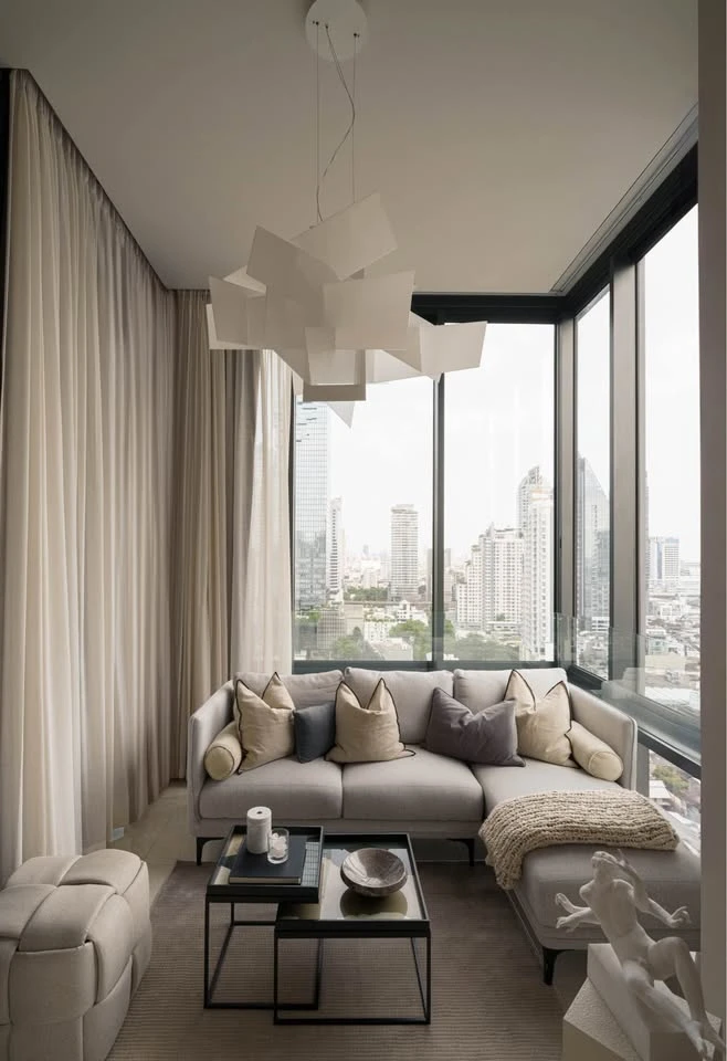 Ashton Silom for rent, beautifully decorated room with a theme, comes with complete furniture and appliances, beautiful view, reserve now!