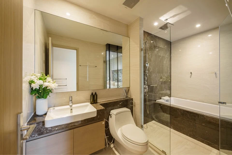 Ashton Silom for rent, beautifully decorated room with a theme, comes with complete furniture and appliances, beautiful view, reserve now!