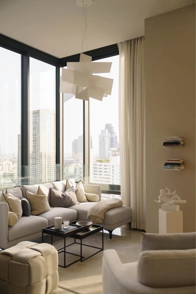 Ashton Silom for rent, beautifully decorated room with a theme, comes with complete furniture and appliances, beautiful view, reserve now!