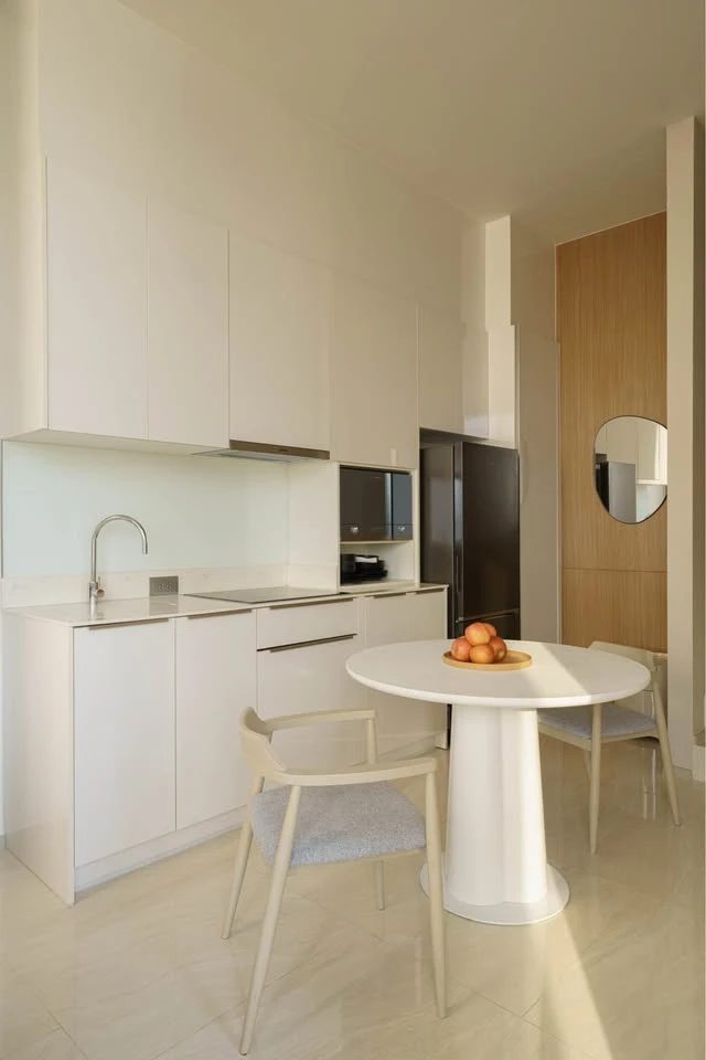 Ashton Silom for rent, beautifully decorated room with a theme, comes with complete furniture and appliances, beautiful view, reserve now!