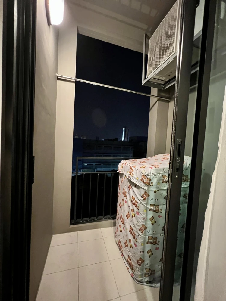 Studio apartment for rent at Aspire Asoke - Ratchada. Fully furnished with complete amenities. Book now!