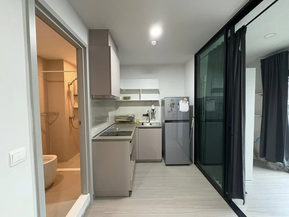 For rent: Aspire-Asoke Ratchada. Spacious rooms with efficient use of space at an amazing price. Book now! Don't miss out!