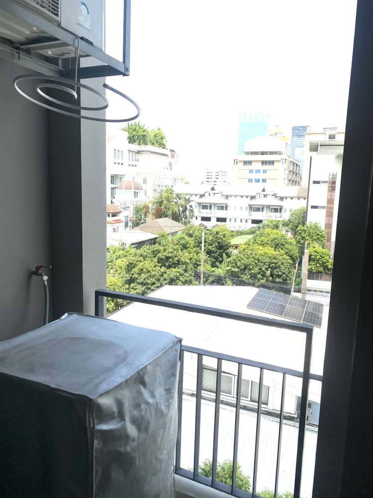 For rent: Aspire Asoke Ratchada, fully furnished apartment. Just bring your suitcase and move in!