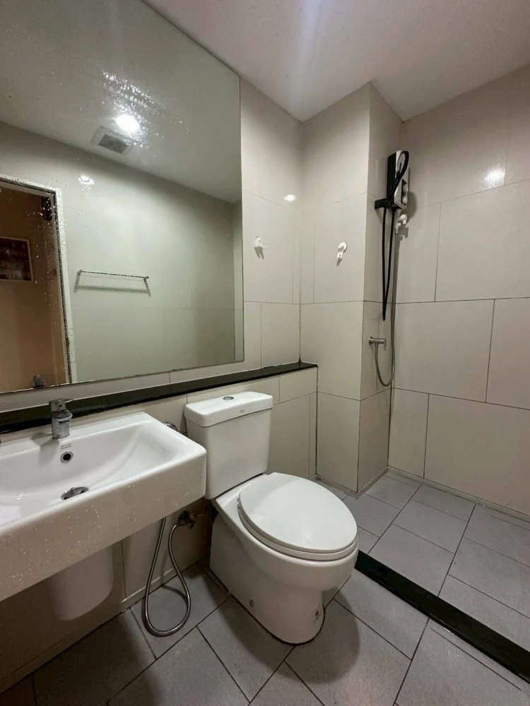 For rent: ASPIRE Erawan, 1 bedroom, 1 bathroom. Prime location, convenient transportation, fully furnished. Book now!