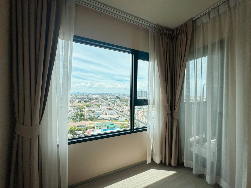 For rent: Aspire Erawan Prime, 1 bedroom, 1 bathroom, balcony with good ventilation, not hot, fully furnished, hurry and reserve now!
