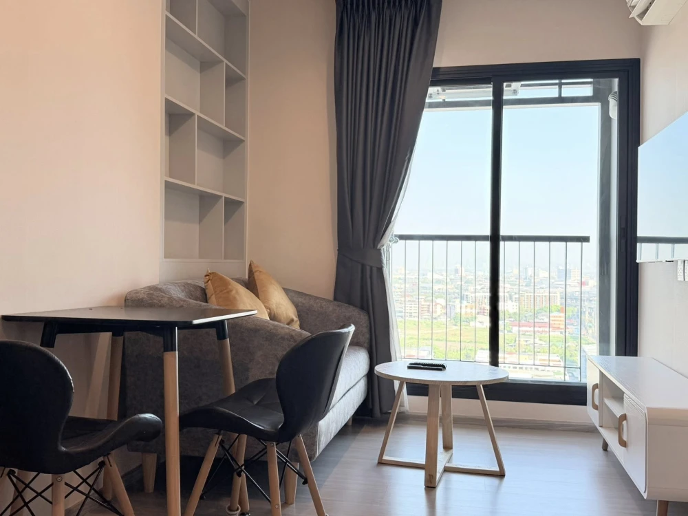 For rent: Aspire Erawan Prime 1-bedroom apartment. Coordinated interior design, fully furnished. Book now!