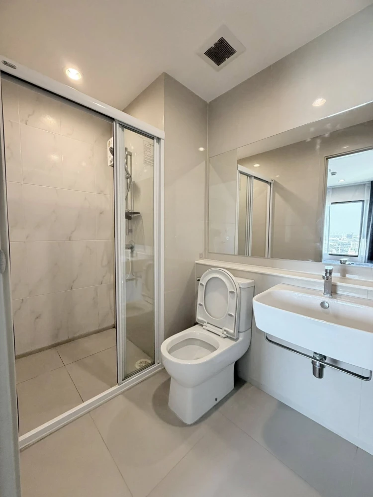 For rent: Aspire Erawan Prime 1-bedroom apartment. Coordinated interior design, fully furnished. Book now!