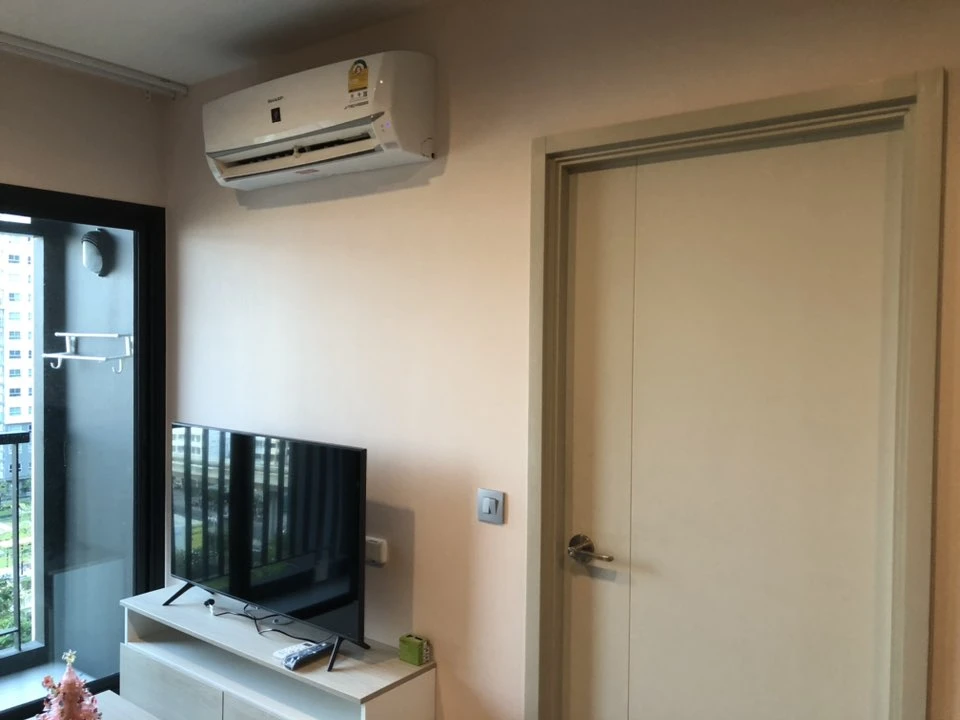 For rent: Aspire Erawan Prime, 12A floor, fully decorated room, comes at a low price, hurry and reserve now.