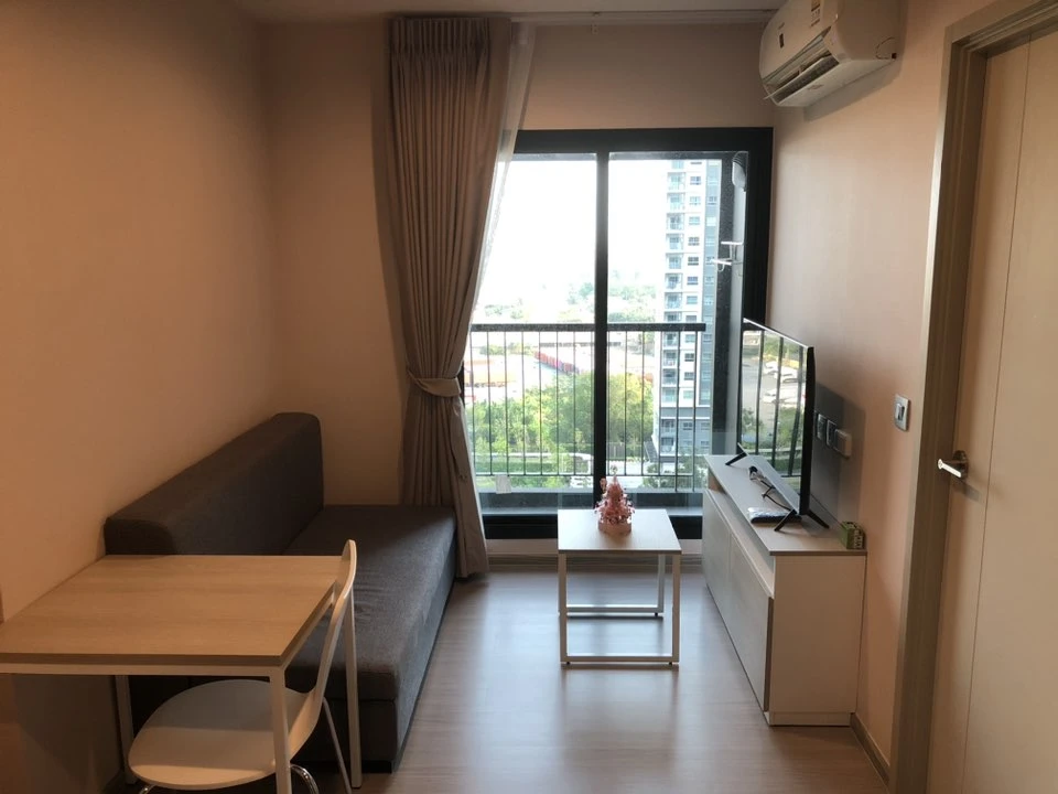 For rent: Aspire Erawan Prime, 12A floor, fully decorated room, comes at a low price, hurry and reserve now.