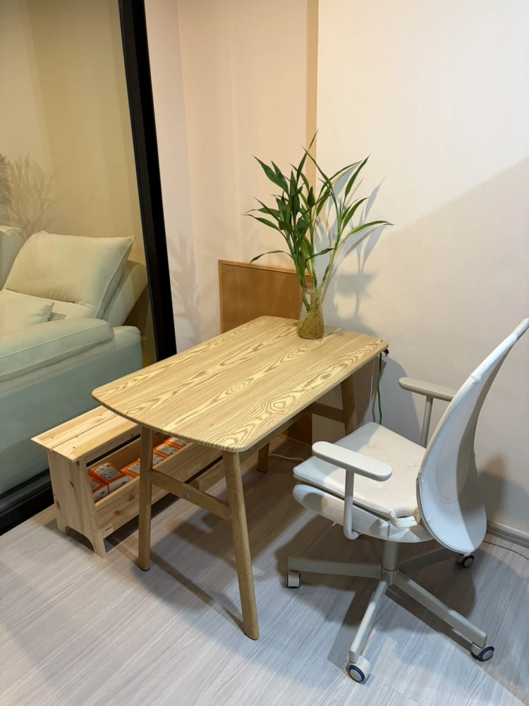 For rent: Aspire Erawan Prime, 15th floor, open view, no buildings blocking it, with simple decoration. You can move in now.