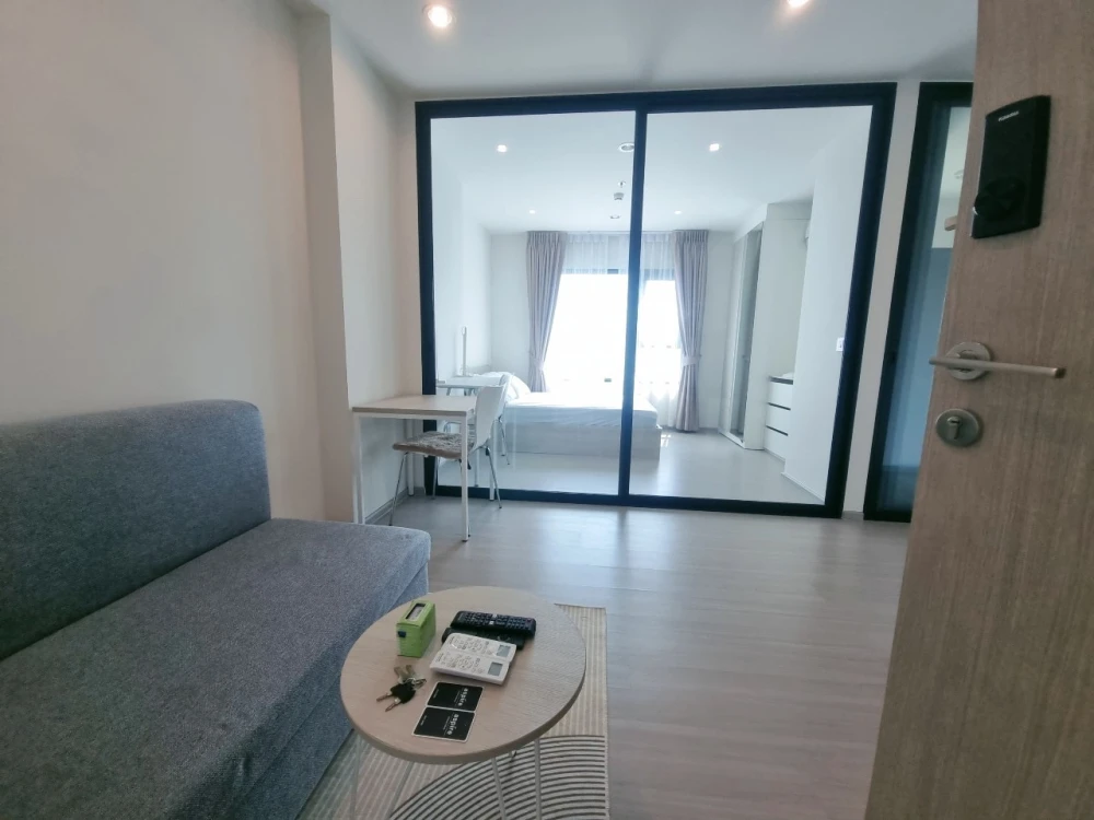 For rent: Aspire Erawan Prime, 27th floor, swimming pool view, fully furnished, book now, hurry!