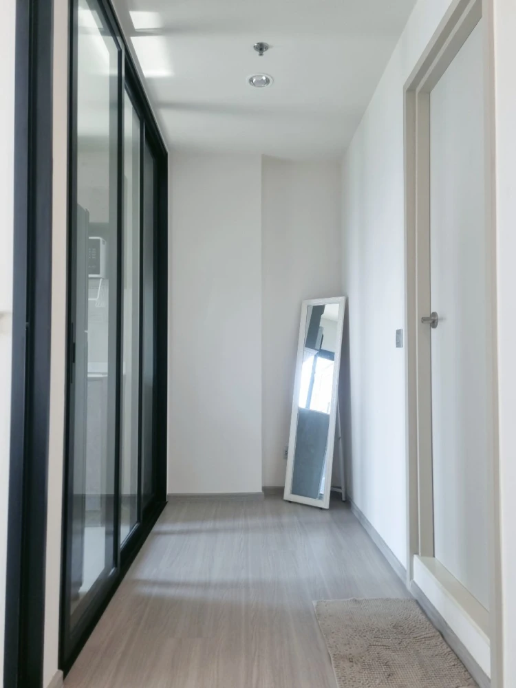 For rent: Aspire Erawan Prime, 27th floor, swimming pool view, fully furnished, book now, hurry!