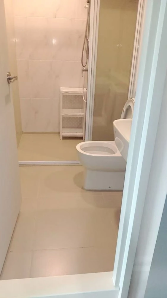 For rent: Aspire Erawan Prime, 28th floor, fully furnished room, ready to move in, book now, don't miss out.