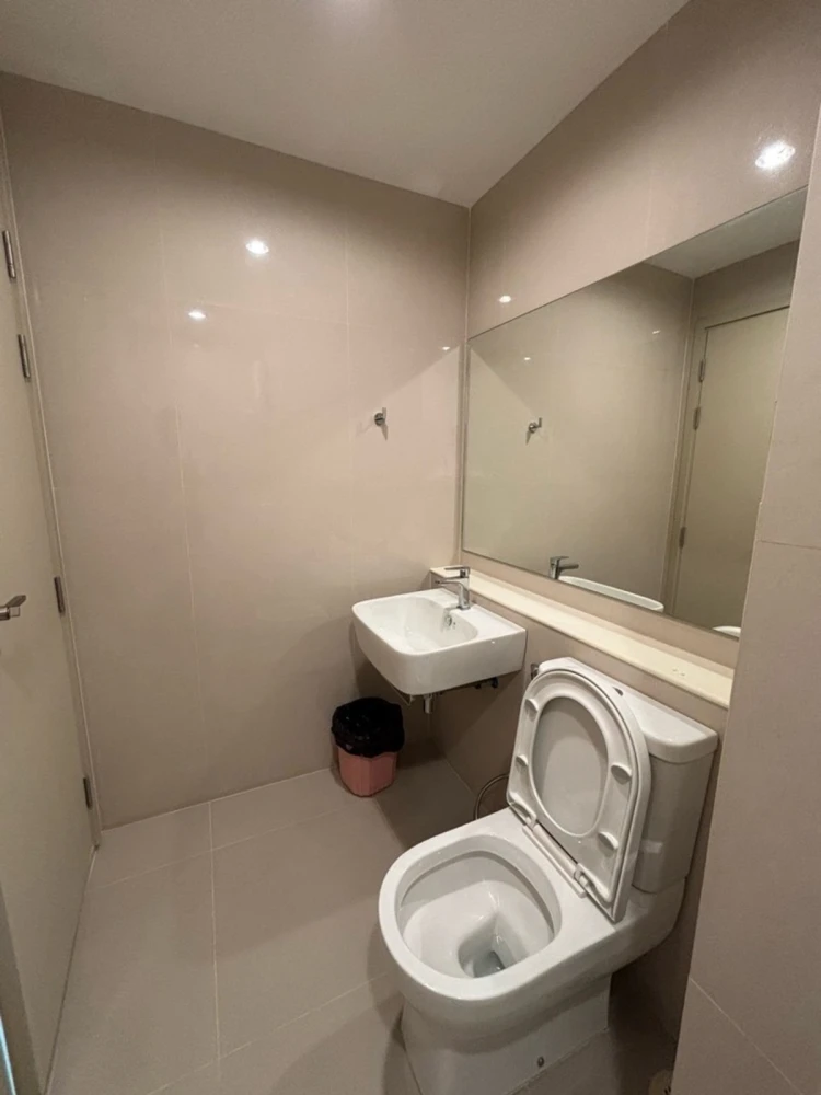 Aspire Erawan Prime condo for rent, fully furnished. Book now! Don't miss out!