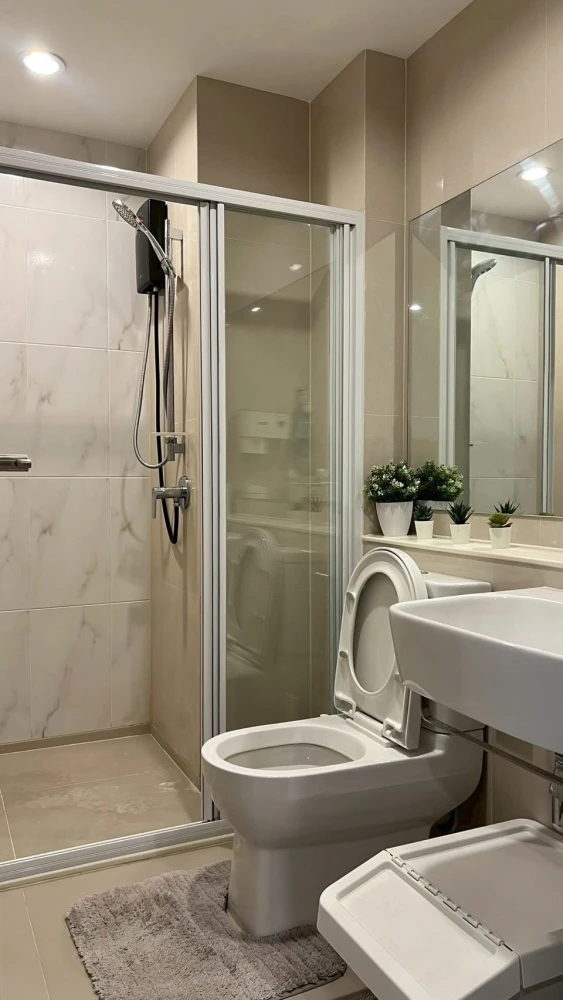 For rent: Aspire Erawan Prime. Spacious and comfortable room with furnished interior. You absolutely shouldn't miss this opportunity!