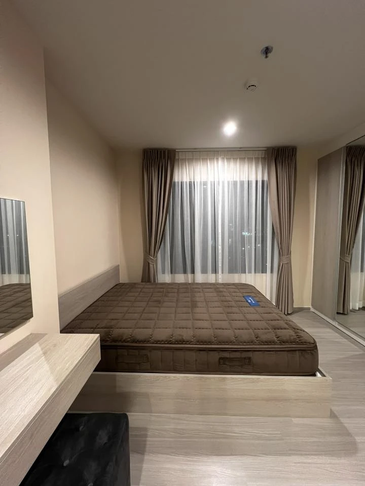For rent: Aspire Erawan Prime, a nice room with complete facilities. If you don't book, you'll regret it later. I'm telling you.