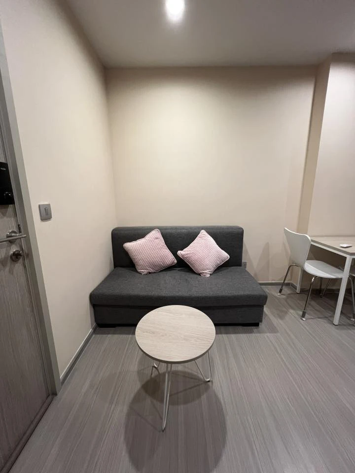 For rent: Aspire Erawan Prime, a nice room with complete facilities. If you don't book, you'll regret it later. I'm telling you.