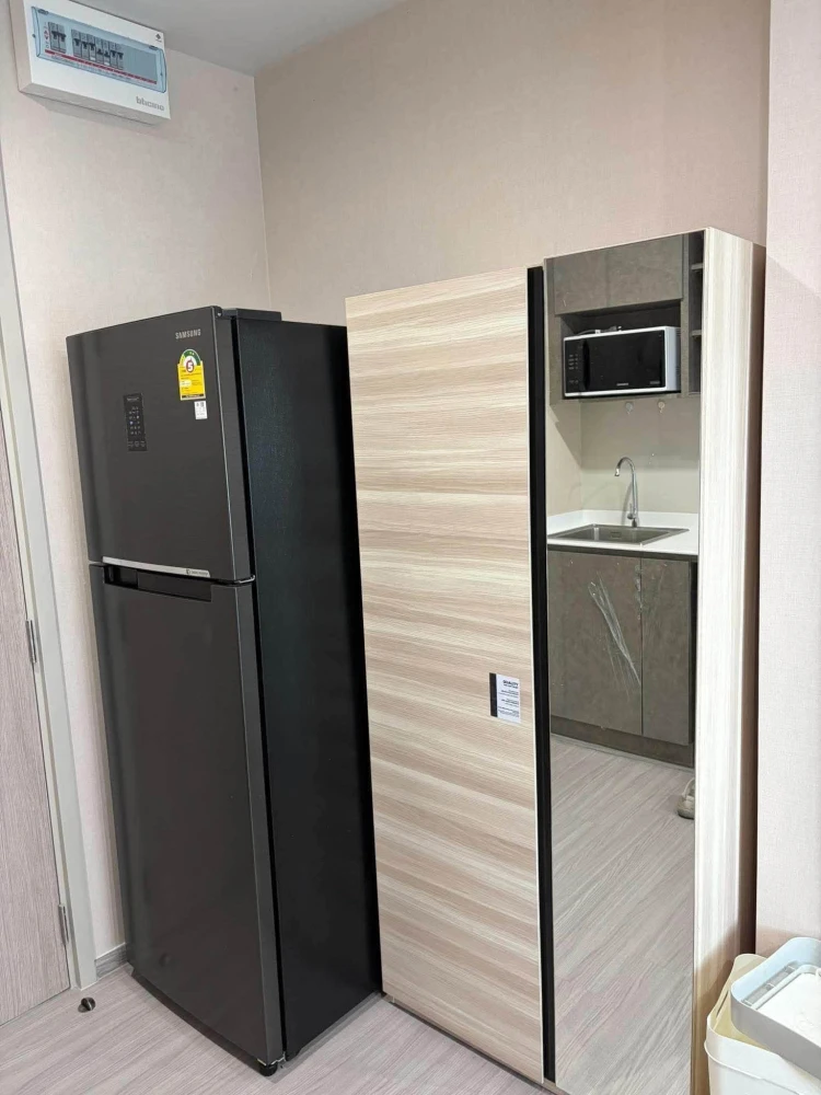 For rent: Aspire Erawan Prime, corner unit, quiet area, great location, convenient transportation. Don't miss out!