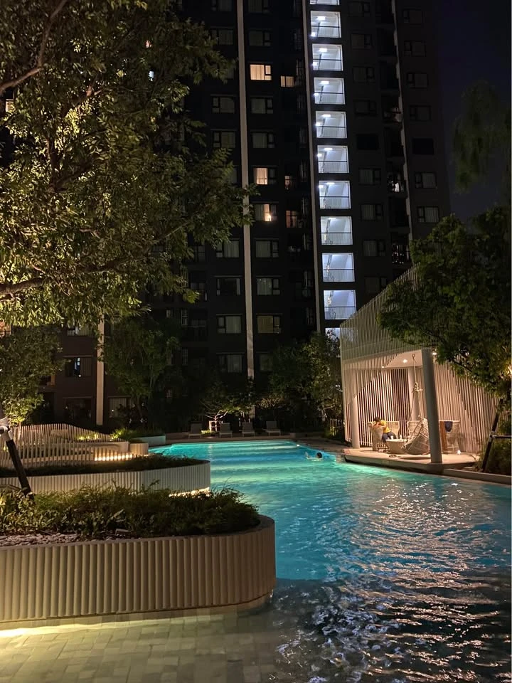 For rent: Aspire Erawan Prime, fully furnished and equipped with appliances. Just bring your suitcase and move in! Don't miss out!