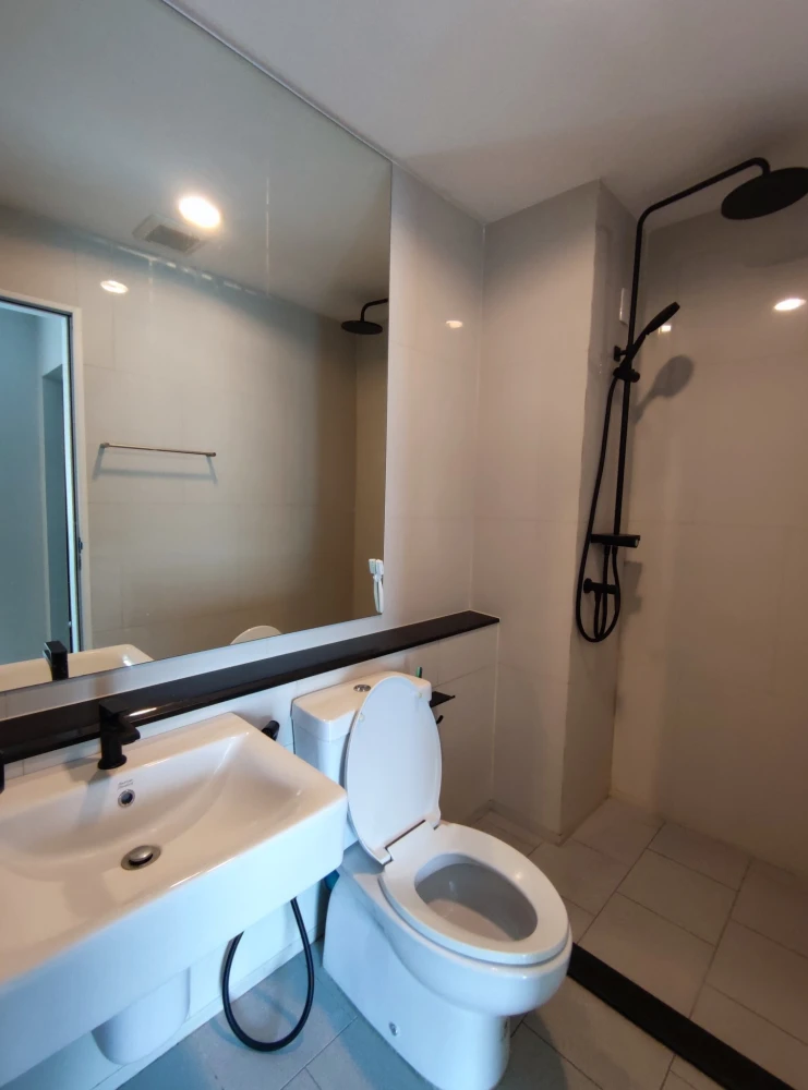 For rent ASPIRE Erawan 29th floor, separate room, fully furnished, book now, hurry!