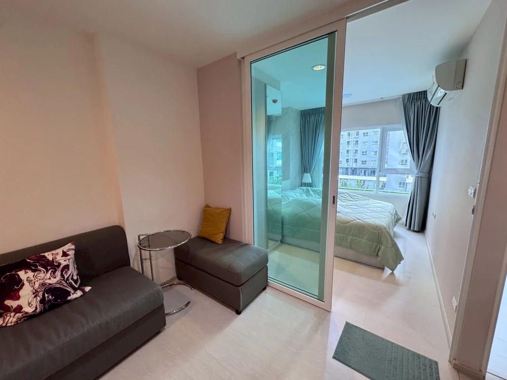 Apartment for rent at ASPIRE Erawan. Partitioned room, very livable, fully furnished. Book now!