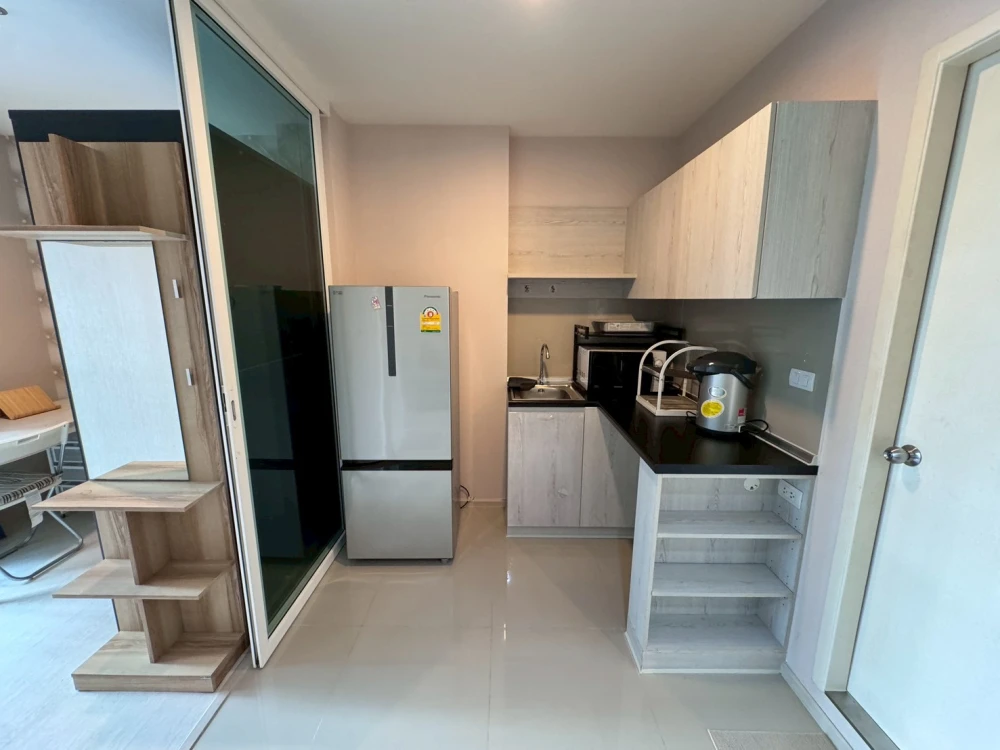 Apartment for rent at ASPIRE Erawan. Partitioned room, very livable, fully furnished. Book now!