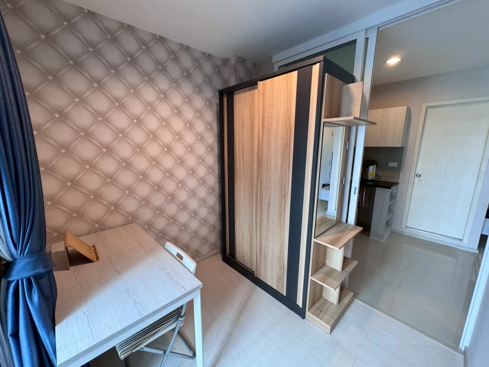 Apartment for rent at ASPIRE Erawan. Partitioned room, very livable, fully furnished. Book now!