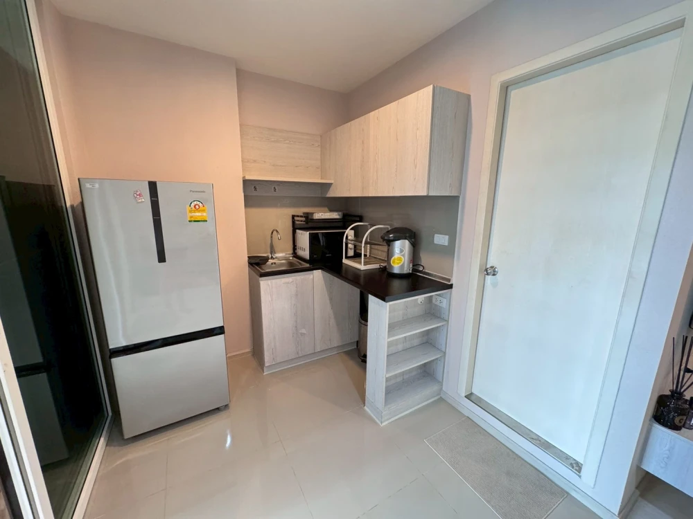 Apartment for rent at ASPIRE Erawan. Partitioned room, very livable, fully furnished. Book now!