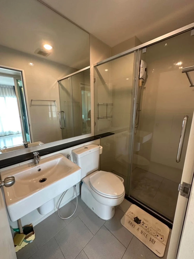 Apartment for rent at ASPIRE Erawan. Nice room, fully furnished with appliances. Just bring your bags and move in!