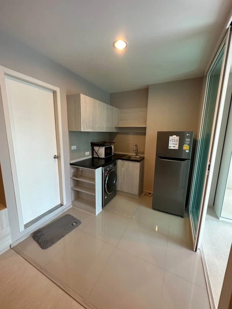 Apartment for rent at ASPIRE Erawan. Nice room, fully furnished with appliances. Just bring your bags and move in!