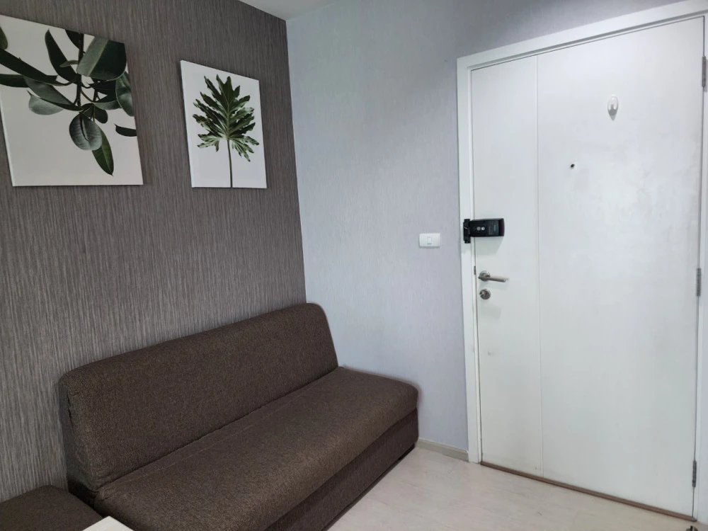For rent: Aspire Erawan, ready-to-move-in unit, high floor, spacious and comfortable, at an affordable price. Book now!