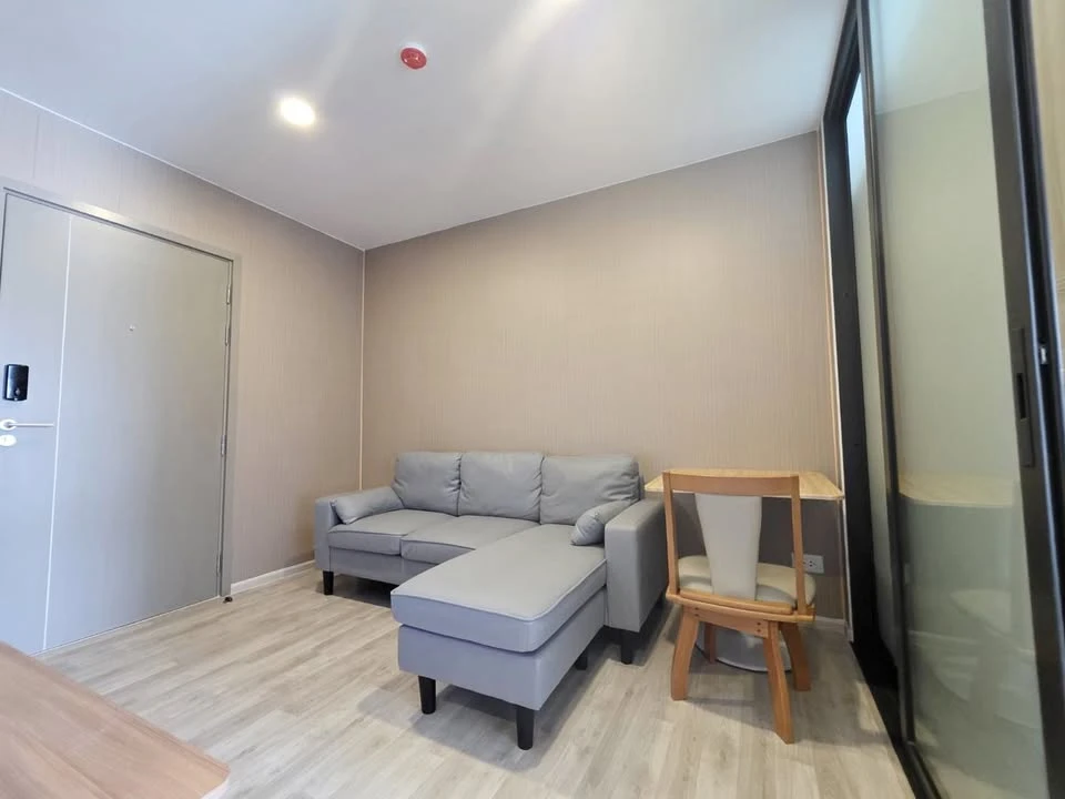 For rent: Aspire Itsaraphap Station. Nice room, fully furnished + appliances included. Just bring your suitcase and move in!