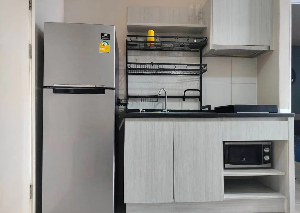 For rent: Aspire Ngamwongwan, 1 bedroom, 1 bathroom. Fully furnished, ready to move in.