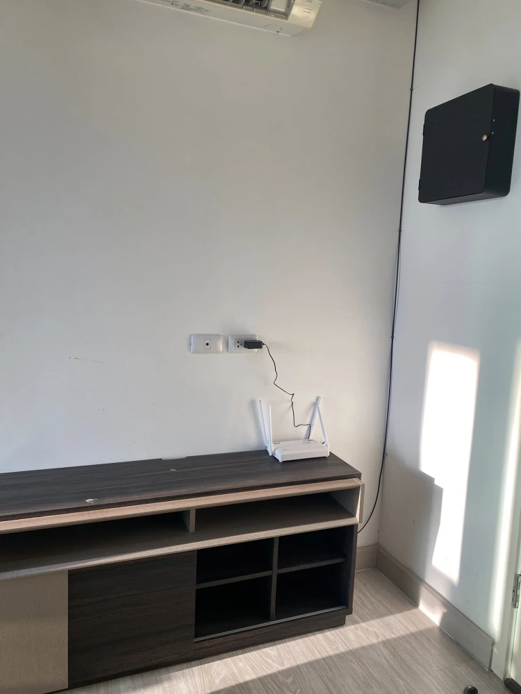 For rent: Aspire Ngamwongwan, 23rd floor, partitioned room, fully furnished. Interested? Reserve now! Hurry!