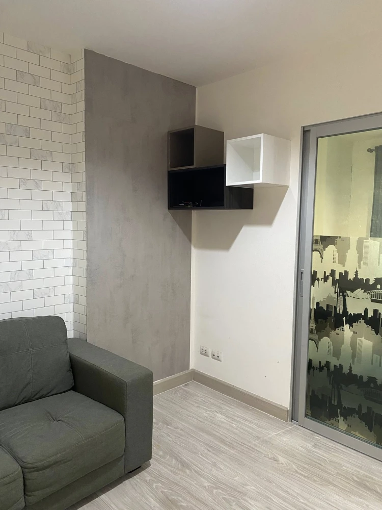 For rent: Aspire Ngamwongwan, 23rd floor, partitioned room, fully furnished. Interested? Reserve now! Hurry!
