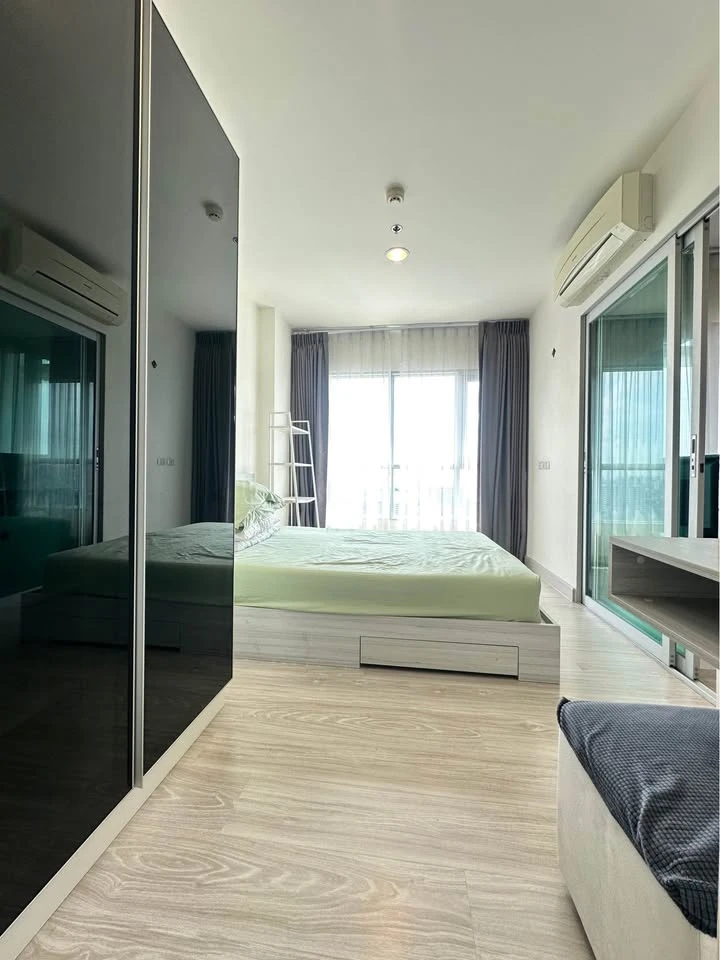 For rent: Aspire Ngamwongwan, 23rd floor, nice room, fully furnished, hurry and book now.