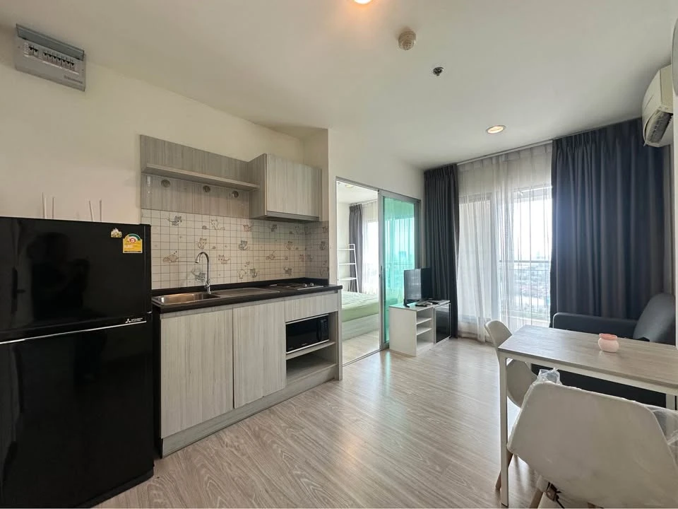 For rent: Aspire Ngamwongwan, 23rd floor, nice room, fully furnished, hurry and book now.